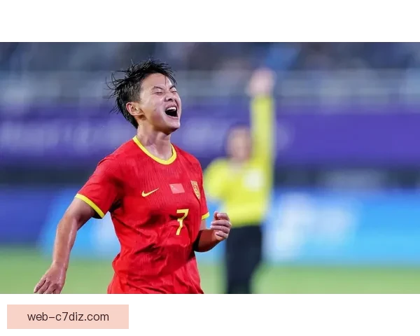 中国女足半场错失良机小组头名受挑战