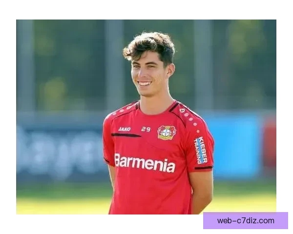 勒沃库森赛前简仪式致敬哈弗茨